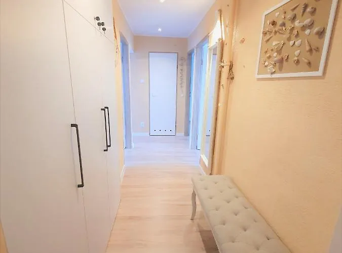 Wera - Klimatyczny 300 M Od Plazy Brzezno - Azw *