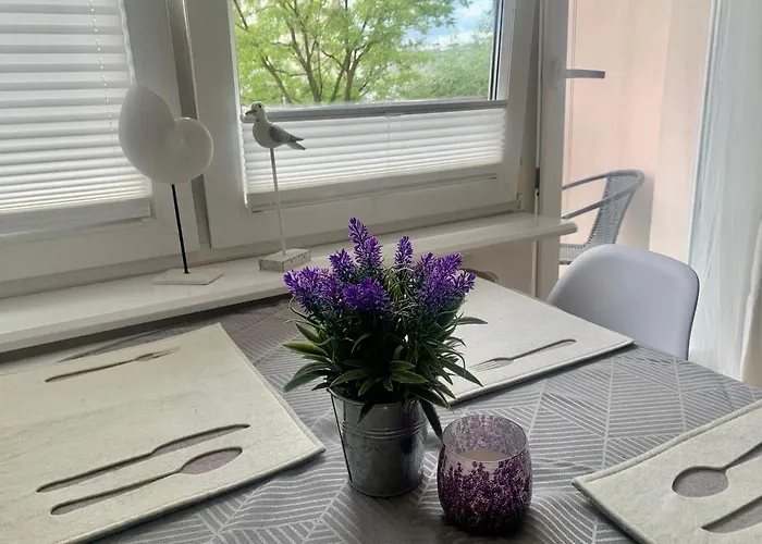 Wera - Klimatyczny 300 M Od Plazy Brzezno - Azw *