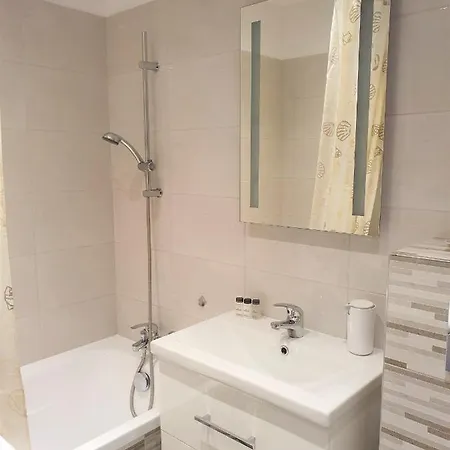 Wera - Klimatyczny 300 M Od Plazy Brzezno - Azw Apartment *