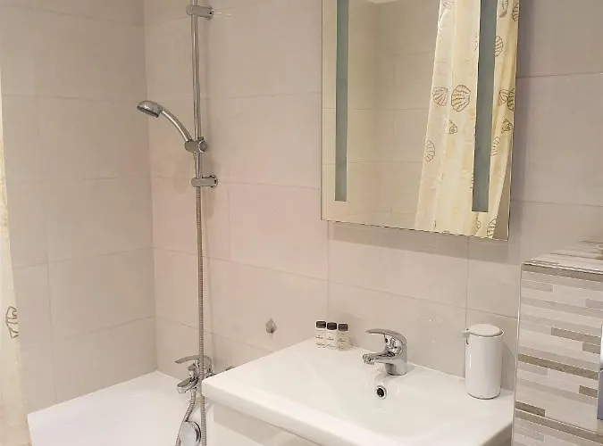 Wera - Klimatyczny 300 M Od Plazy Brzezno - Azw Appartement *